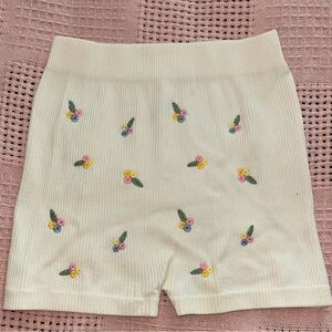 Zara xs-s seamless embroidered shorts